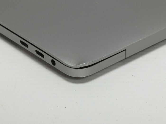 Apple Macbook Pro 2.6ghz I7 16gb Ram  Mid 2019 Ms Office