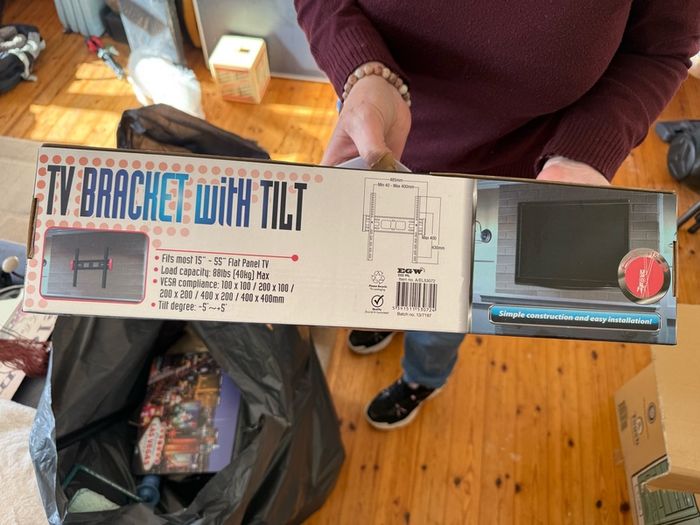 Mountable TV Backet
