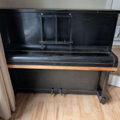 Derwent Piano