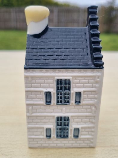 KLM ceramic collector's house no. 82