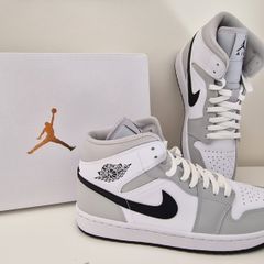 Nike Air Jordan 1 Mid - Light Smoke Grey