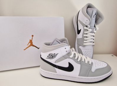 Nike Air Jordan 1 Mid - Light Smoke Grey