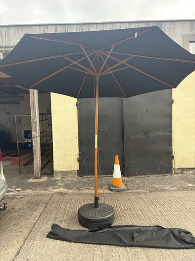 Diameter 3m Solid hardwood Garden Parasol with heavy-duty Base