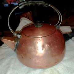Large vintage copper kettle with bakelite handle