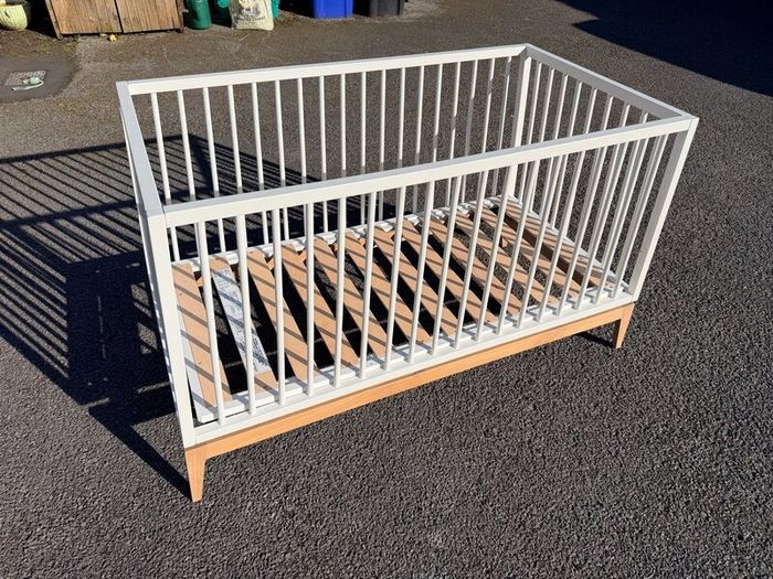 Leander crib