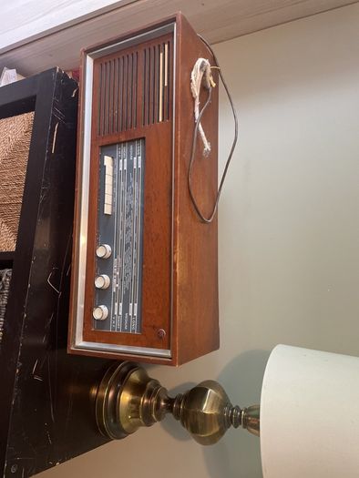 Antique radio for sale.  Collector may  be interested. Needs to be rewired