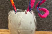 Dino Egg pen holder