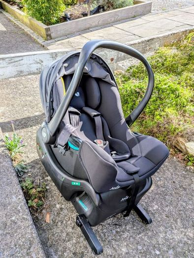Joie rearfacing Infant Car Seat and Isofix base