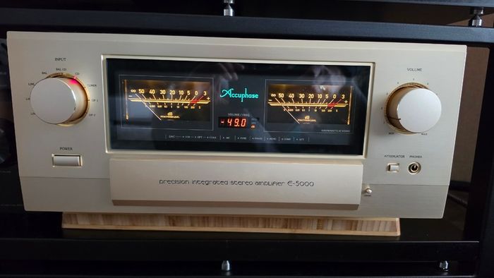 Accuphase E-5000