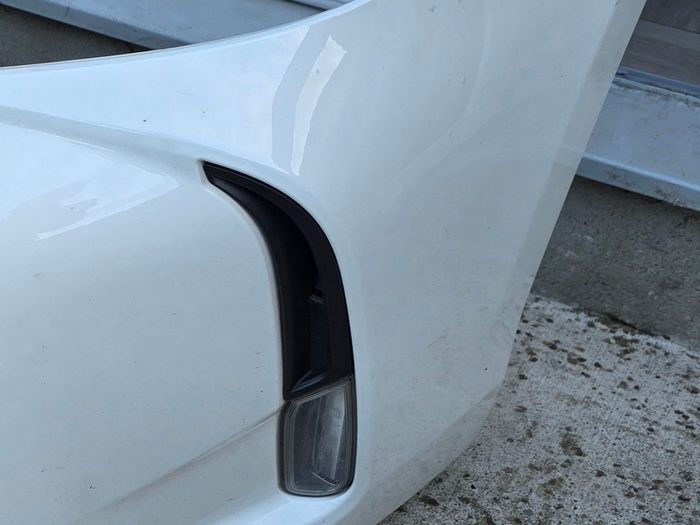 Prius Alpha front bumper