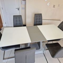 Glasstop Extendable Kitchen Dining Table Set