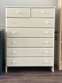 chest of drawers