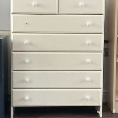 chest of drawers