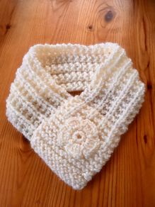 Hand Knit Collar with Flower motif