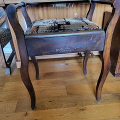 piano stool