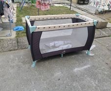 travel cot