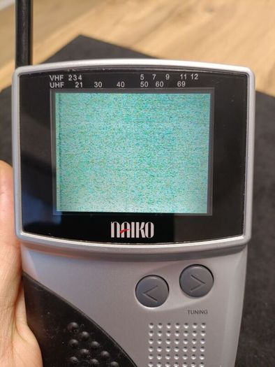 Vintage Naiko N 2500 2 5 TFT LCD Colour Analogue TV Handheld Portable