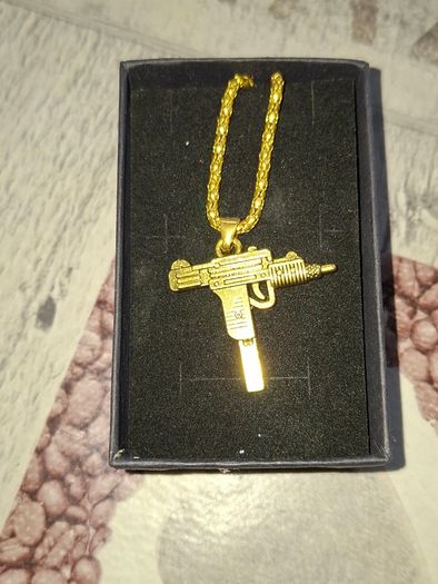 New old stock of costume Pendant Necklaces PRICE IS FOR 1 ONLY, Postage Available or Collection., Ideal for Dress Up, Stage, movies, Plays or Photos,