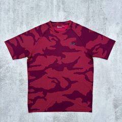 Burgundy under armour t-shirt