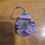 tamagotchi bundle - 1 handheld + 2 cases Image 2