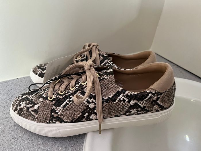 New H&M Flats
