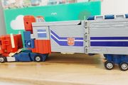 Transformer optimus prime 2002