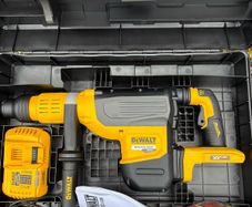 Dewalt Dch775x2-qw - 54v Xr Flexvolt 52mm Sds-max Hammer Drill With 12 Ah Batteries
