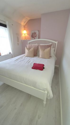 King Size White Wooden Bed