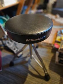 drum throne