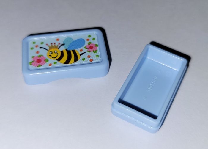 Dolls house miniatures / accessories - kitchen essentials