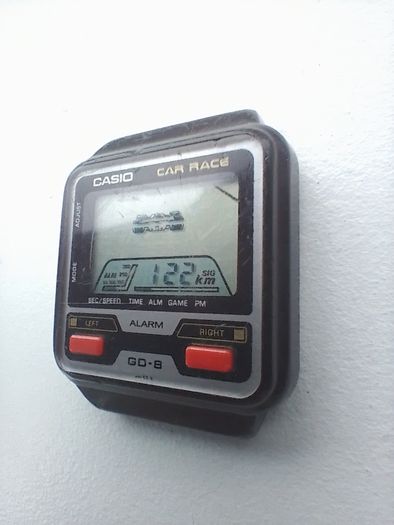 Super rare 1984 Casio GD-8 233 car race game watch