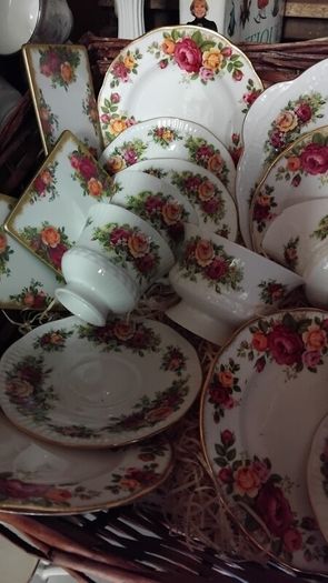 21piece Vintage Tea Set