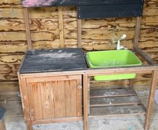 Kids Outdoor mud kitchen