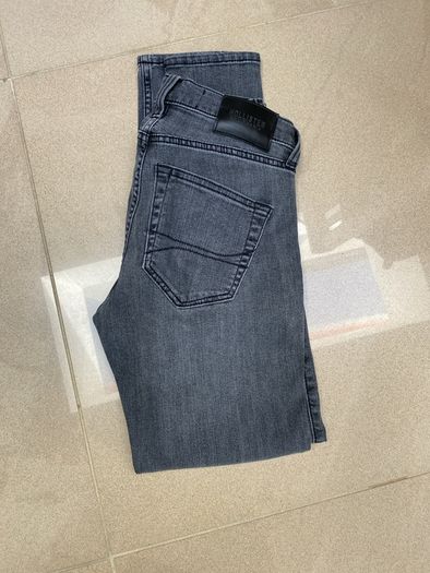 Hollister boys jeans