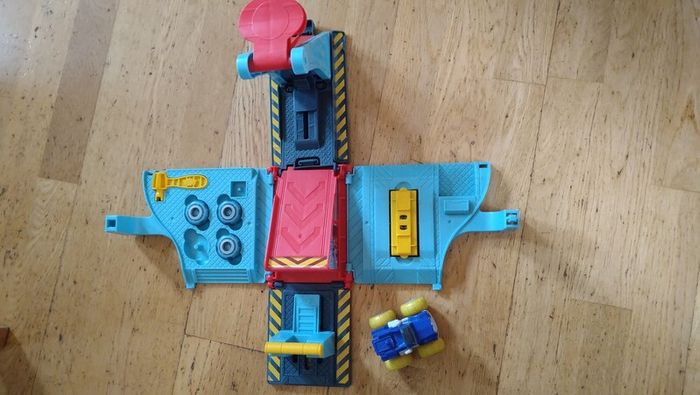 blaze and the monster machine fold up play set
