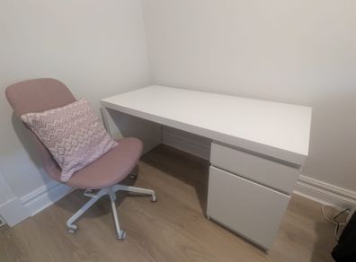 Desk & Chair
