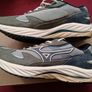 Brand new Mizuno Wave rider 44 EU 9.5 UK Image 2