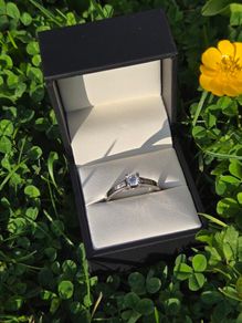 18ct White Gold Diamond Engagement Ring