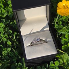 18ct White Gold Diamond Engagement Ring