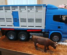 Bruder Cattle Transport truck