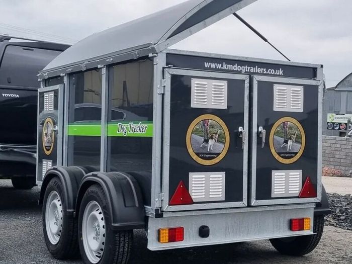 4 birth dog trailer