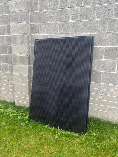 3 Solar Panels with Mounting Rack