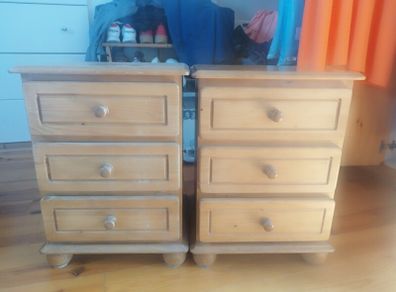 Pine Bedside 3 drawer