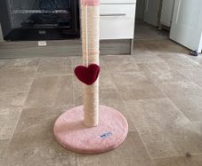 cat scratcher
