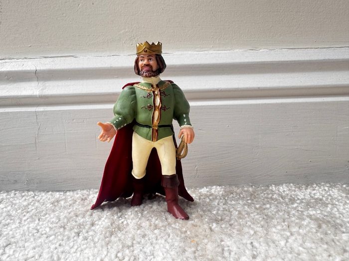 Vintage 2002 Papo Figurine Medieval Royal King Collectible Figure approx. 9 cm. Used Please see photos