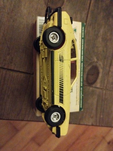Vintage Corgi FORD CAPRI 3.0S Diecast Car Made in Great Britain Postage Available or Collection