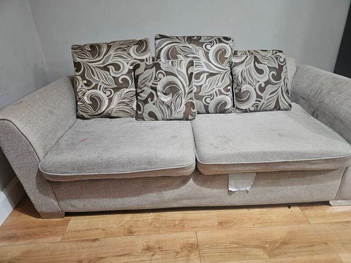 Sofa for sale, brought from harvey norman, couple of years old, good condition