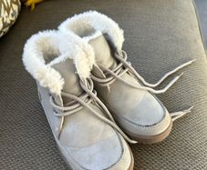 Girl boots