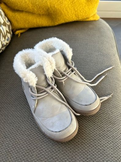 Girl boots