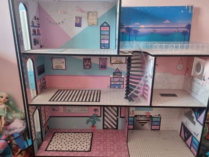 LOL House and accessories